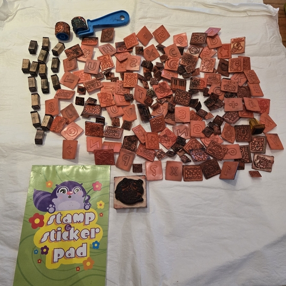 Large lot of Rubber Stamps - Picture 1 of 9